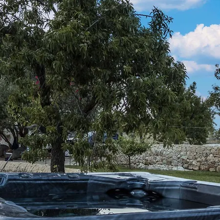 Giniusa' Mit Whirlpool-badewanne By Interhome Lido di Noto